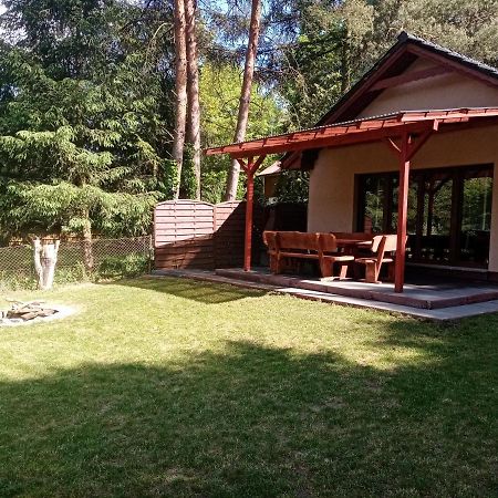 Urokliwy Domek nad Brzegiem Jeziora Lubiatów Zewnętrze zdjęcie