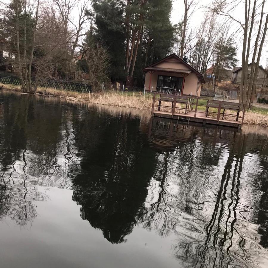 Urokliwy Domek nad Brzegiem Jeziora Lubiatów Zewnętrze zdjęcie