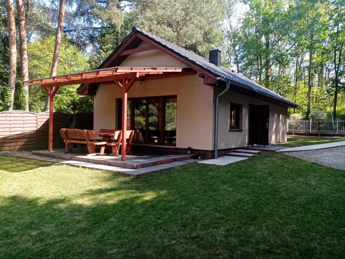 Urokliwy Domek nad Brzegiem Jeziora Lubiatów Zewnętrze zdjęcie