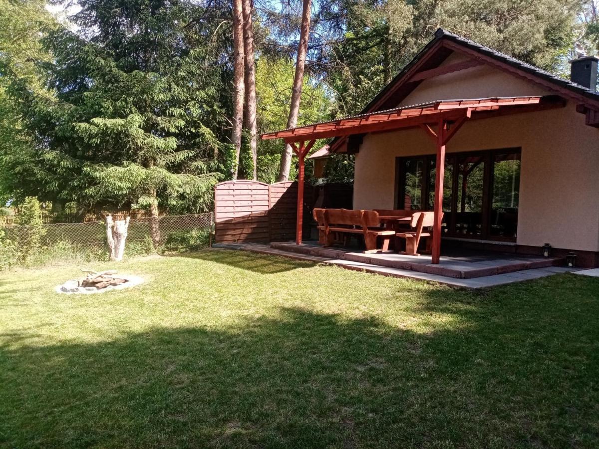 Urokliwy Domek nad Brzegiem Jeziora Lubiatów Zewnętrze zdjęcie