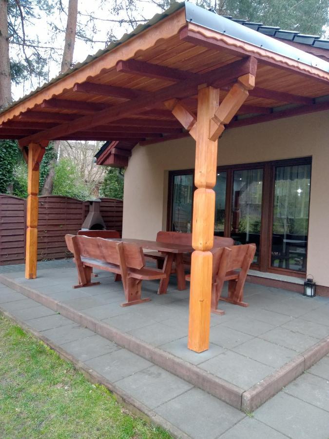 Urokliwy Domek nad Brzegiem Jeziora Lubiatów Zewnętrze zdjęcie