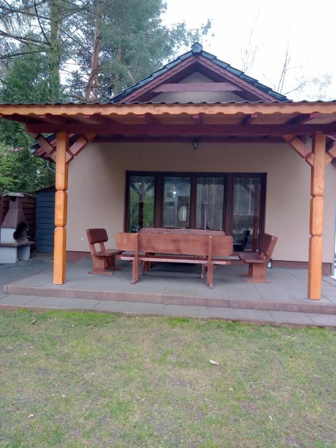 Urokliwy Domek nad Brzegiem Jeziora Lubiatów Zewnętrze zdjęcie